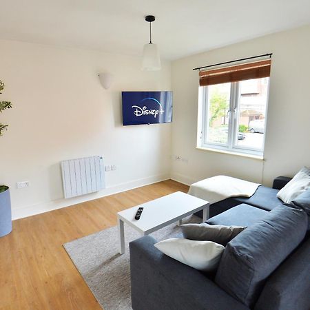 Stylish 2Br Flat - 2 Free Parking Spaces - Near Lgw Airport Crawley  Exterior photo